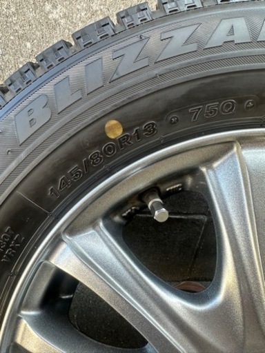 軽自動車用スタッドレス　アルミ付き