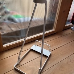 山崎実業 tower 掃除機スタンド