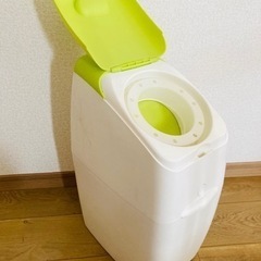 オムツ用ゴミ箱　Apricaの画像