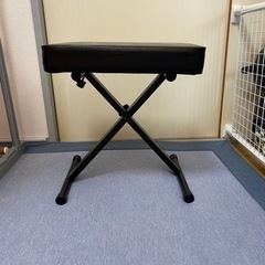 ピアノ用の椅子