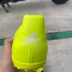 フットサル用 シューズ 27cmの画像