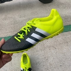 フットサル用 シューズ 27cmの画像