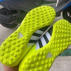 フットサル用 シューズ 27cmの画像
