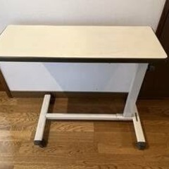 サイドテーブル
