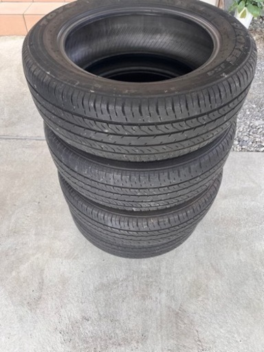 タイヤ4本(ホイールは付いてません)