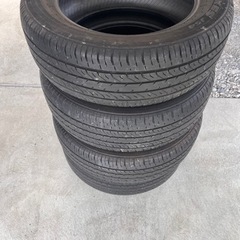 タイヤ4本(ホイールは付いてません)