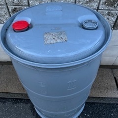 ガーデニングや畑の水の貯水などに樹脂製ドラム200リットル！！！の画像