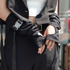 新品未使用　SPINNS  バックル付き アームカバー　ブラックの画像