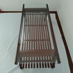 ガラスローテーブルの画像