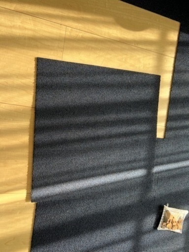 決まりました。タイルカーペット　紺　50×50 20枚