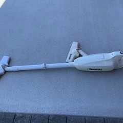 マキタ　掃除機　10.8V
