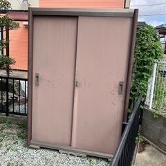 イナバ中古物置（棚付き）