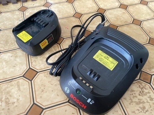 ボッシュ18V.1.5アンペア　バッテリー充電器セット
