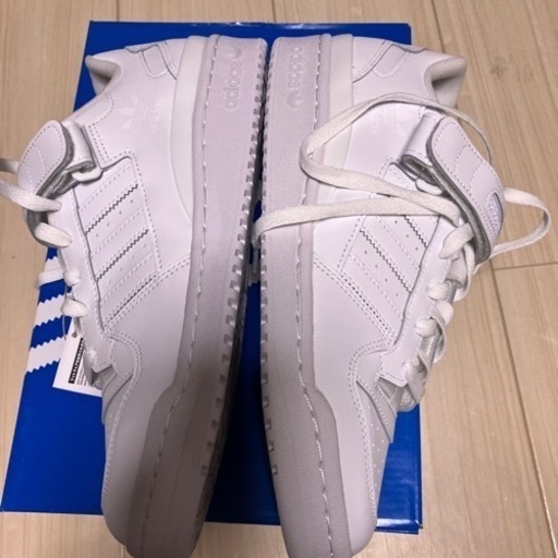 adidas フォーラム　オールホワイト