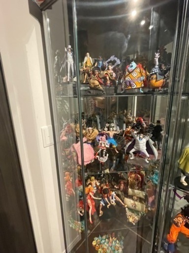ワンピースフィギュアセット。ケース付き。