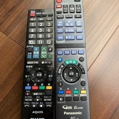 【美品3点セット売り】2014年製32型液晶テレビ・ブルーレイレコーダー・テレビ台・正規品リモコンの画像