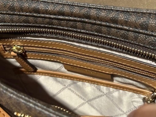 Michael Kors シグネチャーロゴ ショルダーバッグ