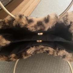 ハンドバッグ　スクエアファーの画像