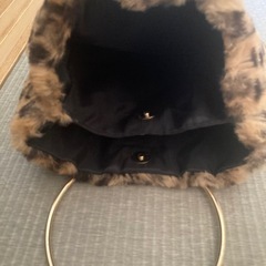 ハンドバッグ　スクエアファーの画像