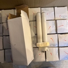 1個200円　COWELL National コンパクト蛍光灯　LEDの画像