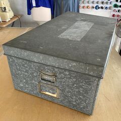 昭和レトロな衣装ケースの画像