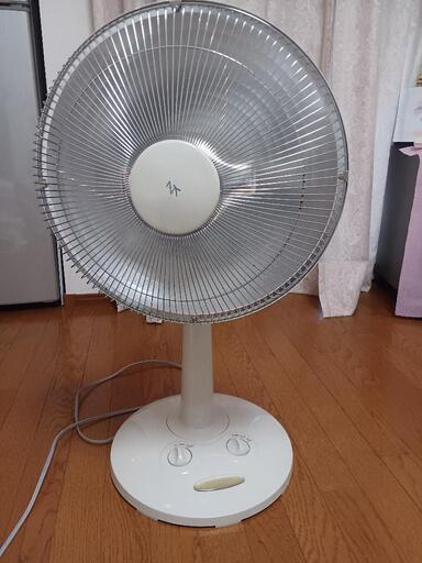 ハロゲンヒーター　ストーブ　暖房