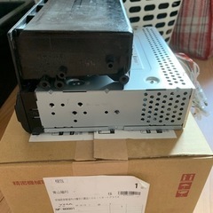 クラリオン　12v Bluetooth オーディオ　1din 小物入れ付きの画像