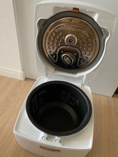 【決定しました】炊飯器　三菱　5.5合炊き　NJ-VE0107