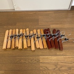 木製ハンガー