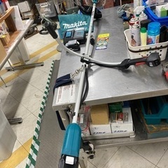 中古品 □ makita 充電式草刈機 MUR190SDSF □...