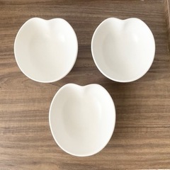 白い器　陶器の画像