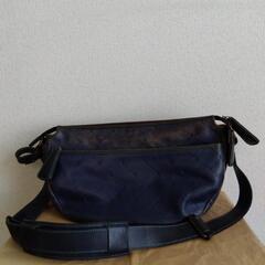 ショルダーバッグ（男女どちらでも）の画像