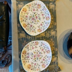 萩焼き　塗り物　ミントンのお皿の画像