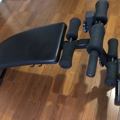 STEPP CROSS 社のシットアッップ、腹筋トレーニング台の画像