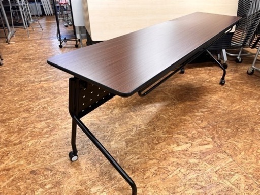 未使用　スタッキングテーブル　幅1800　奥450　高さ700ｍｍ　折りたたみテーブル