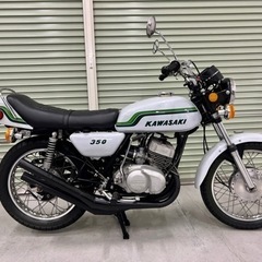 カワサキのミドルトリプル350SSマッハのエンジン組付けです