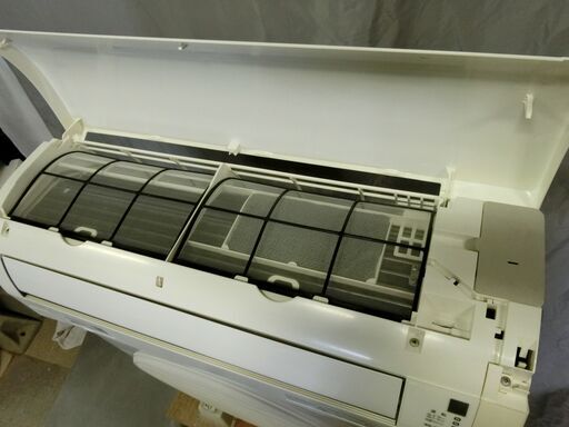  DAIKIN　【AN22UEBKS-W】ダイキン ストリーマ空気清浄搭載 ルームエアコン おもに6畳用 2017年製 