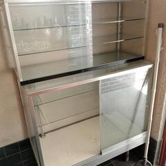 ガラスのショーケース３種まとめての画像