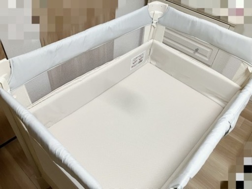 美品　7月購入　ココネルエアーAB ホワイト　ベビーベッド　