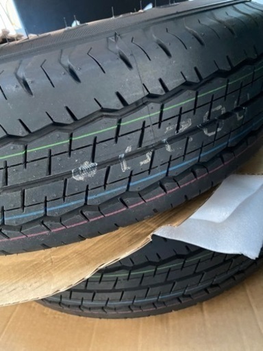 ハイエース 新車外しのタイヤホイールセット