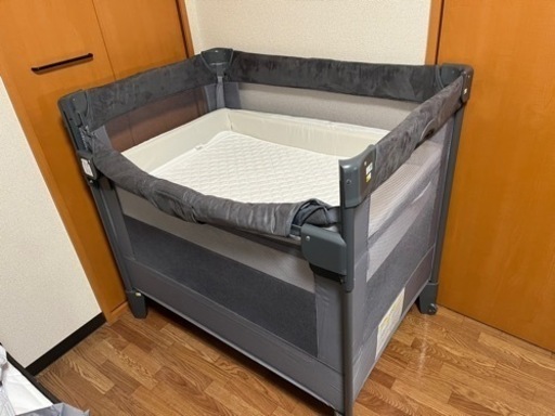 【お話中】アップリカ ベビーベッド ココネルエアー 敷布団、防水シーツ付