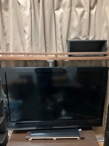 42インチ　モニター