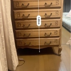 足つきチェストの画像