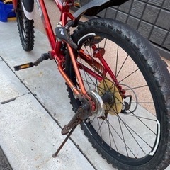子供自転車　22型　前後タイヤパンクしてます