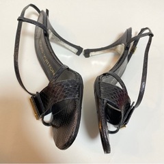 ヴィトン パイソン ラインストーン サンダル 正規品の画像