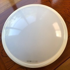 300円　東芝製リビング照明