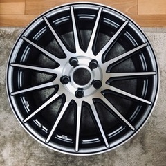 完全新品のシュタイナー18インチ　ホイール4本です。