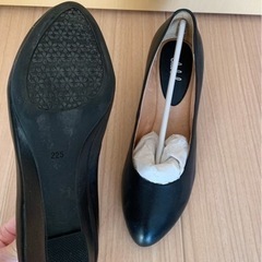 パンプス　黒　22.5cmの画像