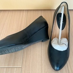 パンプス　黒　22.5cmの画像