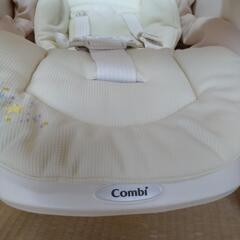 美品Combiのベビーラックハイロー&チェア手動の画像